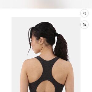 WOMENS SPORTS BRA SIZE XTRA SMALL